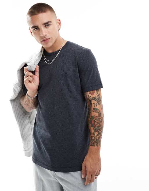 French Connection – Hexagon – Strukturiertes T-Shirt in Marineblau