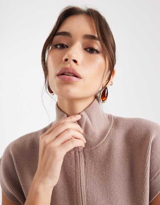 French Connection - Hoogsluitende trui met korte mouwen en rits in taupe, deel van co-ord set, 4 van 4