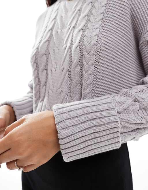 French Connection – Jasnoszary krótki sweter z dzianiny o warkoczowym splocie , 3 z 4
