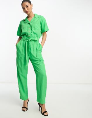 French Connection - Kurzärmliger Jumpsuit in kräftigem Grün mit Gürtel