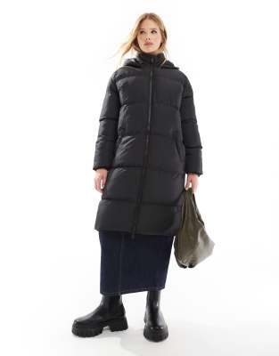 longline puffer coat with hood in black