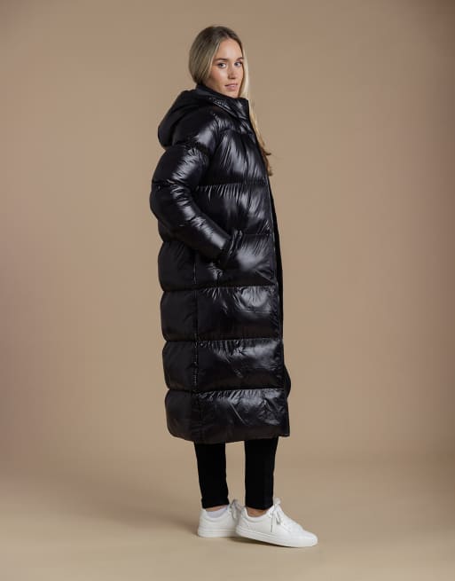 French Connection Longline quilted shine puffer jacket with hood in black, 3 of 4