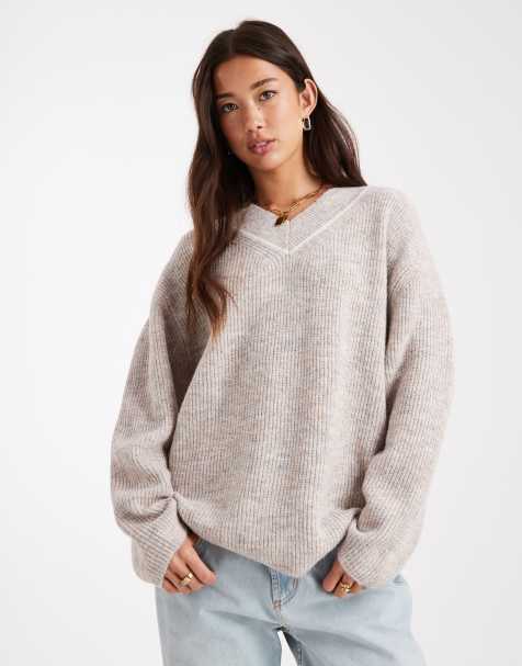 French Connection - Maglione ampio stile college grigio pietra con scollo a V - view 1