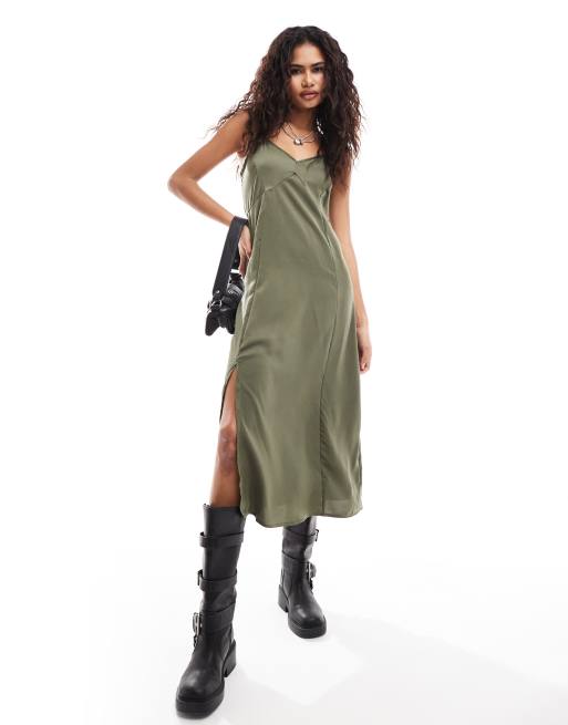 French Connection Midi Tragerkleid aus Satin in Khaki ASOS