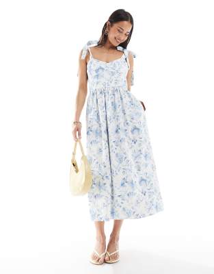 French Connection - Midikleid in Cremeweiß mit gebundenen Trägern und blauem Blumenmuster
