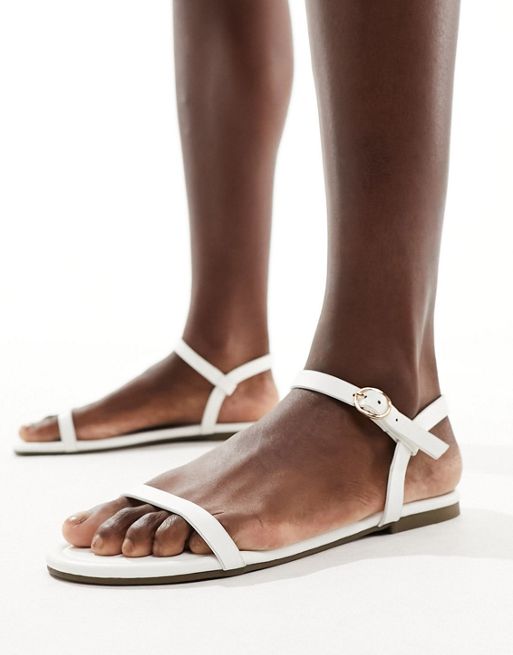 French Connection - Minimalistische platte sandalen in wit