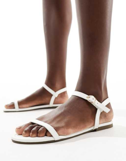 French Connection - Minimalistische platte sandalen in wit