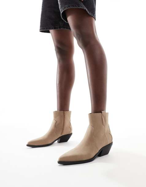 French Connection – Mittelhohe Westernstiefel in Weiß mit Fransen - view 1