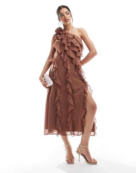 French Connection – Oskar – Midaxi-Kleid in Mokka mit Rüschenbesatz und One-Shoulder-Träger - view 1