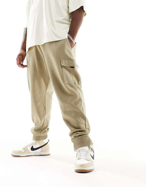 French Connection Plus - Lyse kakifarvede cargo-joggingbukser i slim fit