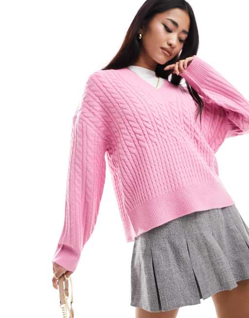 French Connection – Pullover in Hellrosa mit Zopfmuster und V-Ausschnitt