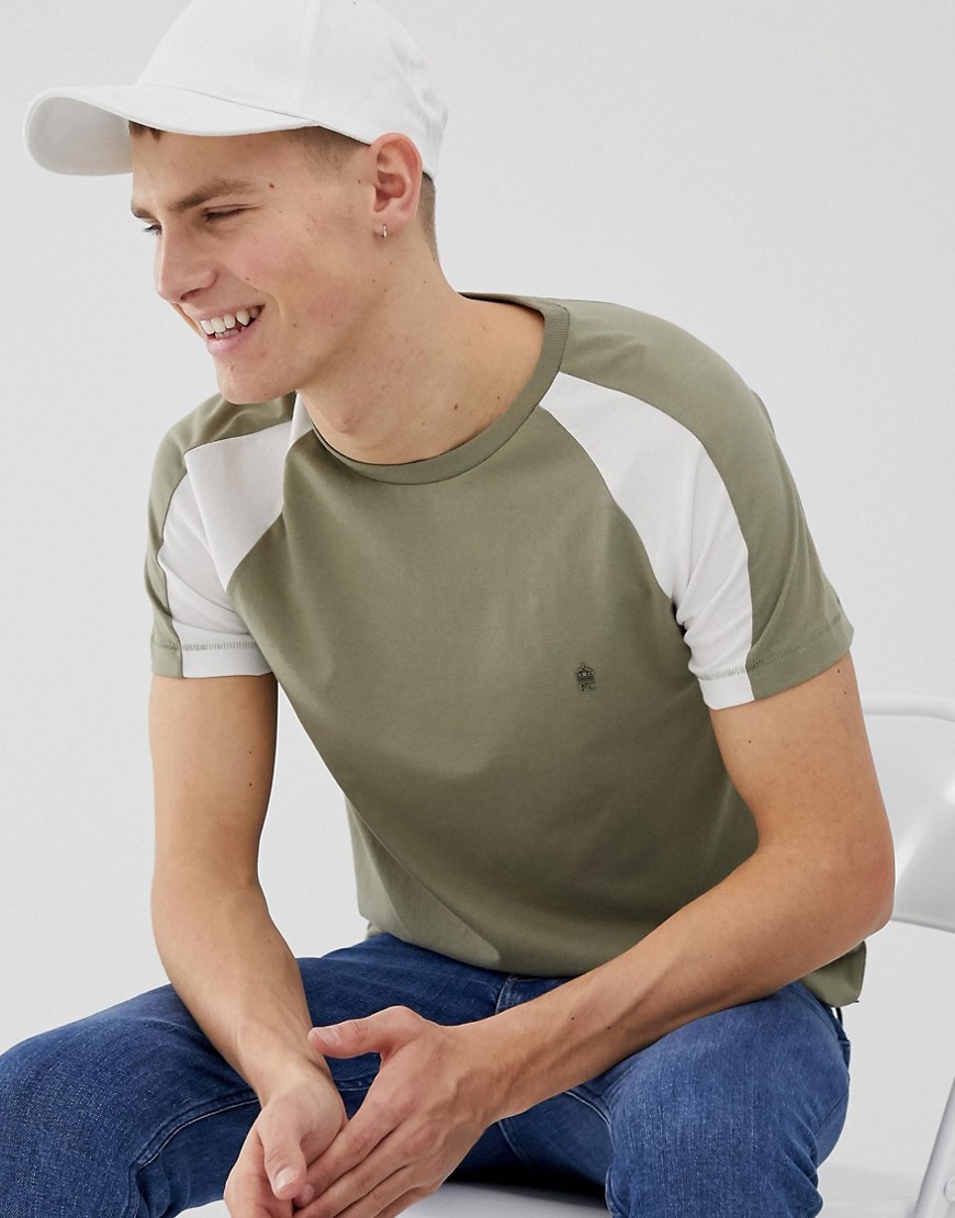 French Connection – Randig t-shirt med raglan ärm i muscle fit-Grön