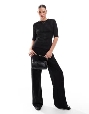 French Connection - Regina - Weite Hose in Schwarz mit Nadelstreifen, Kombiteil