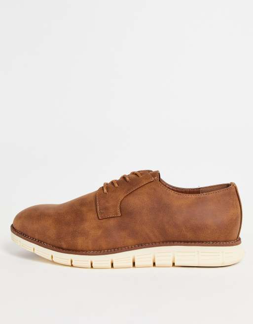 French Connection – Schnürschuhe in Hellbraun mit Profilsohle