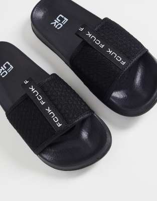 French Connection – Slider in Schwarz mit bunten Logos