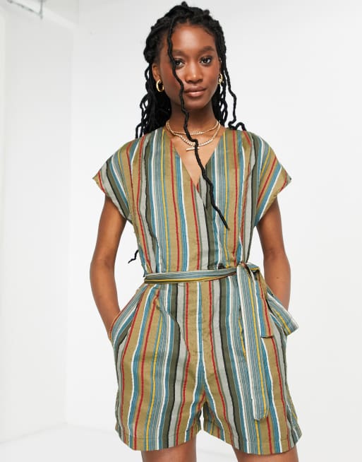 French Connection - Stribet playsuit med åben ryg i multifarvet 
