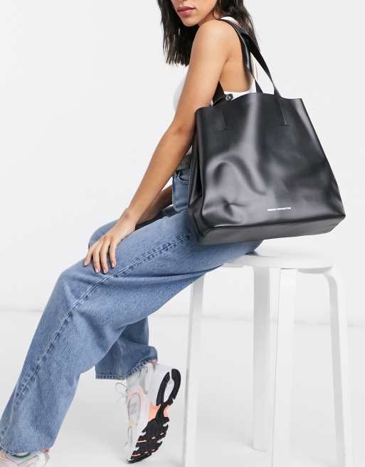 Structured Tote in Black