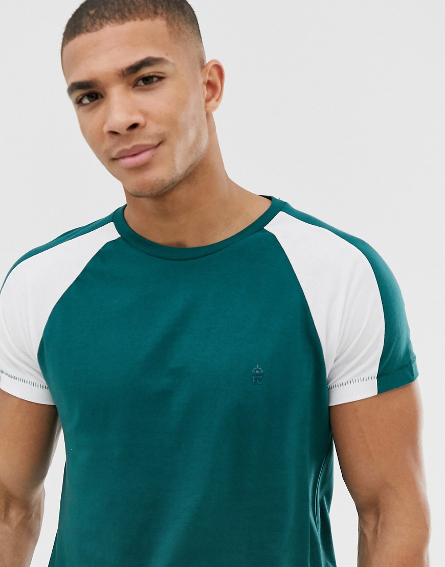 French Connection - T-shirt attillata a righe con maniche raglan-Verde