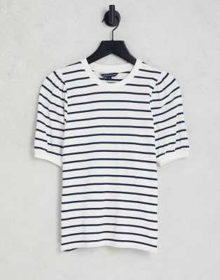 French Connection - T-shirt con maniche a sbuffo con stampa a righe 