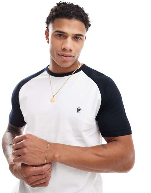 French Connection - T-shirt met raglanmouwen in wit en marineblauw