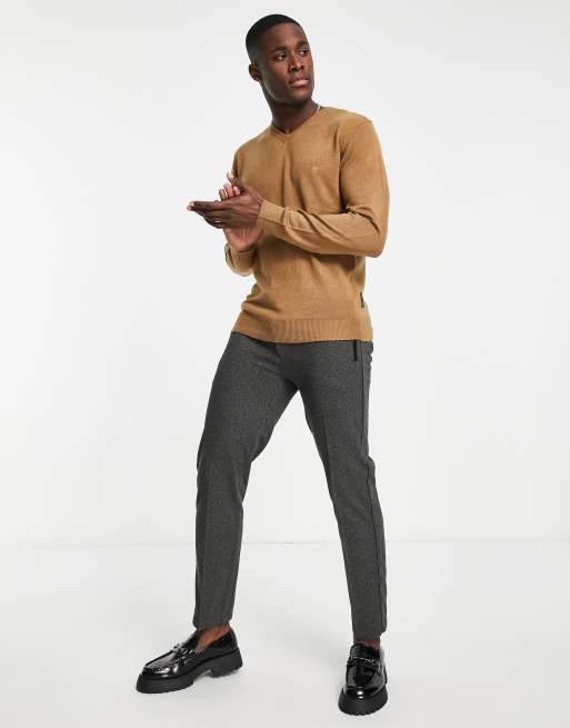 French Connection - Trui met zacht aanvoelend logo en V-hals in camel, 3 van 4