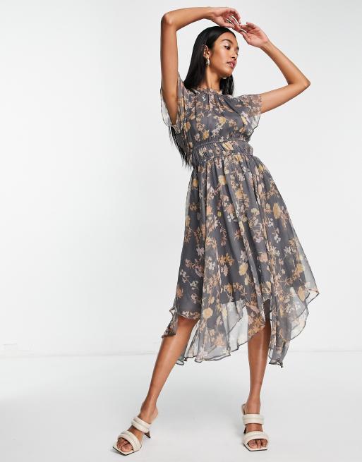 French Connection - Vestito midi a maniche corte con motivo a fiori scuri