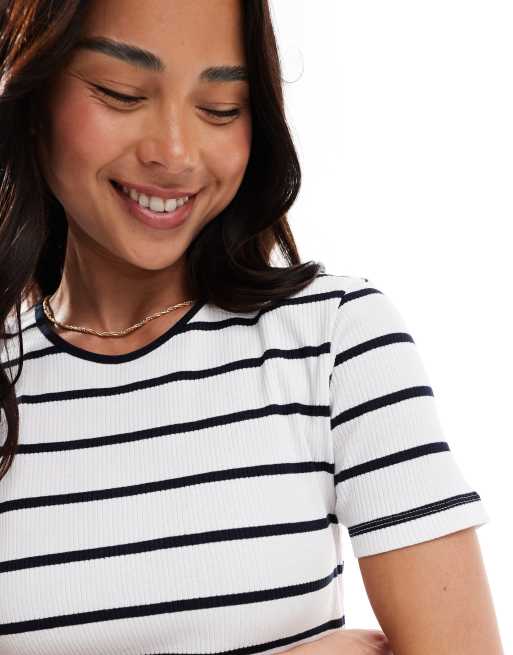 French Connection – Vit och marinblå, randig, ribbad t-shirtklänning i maxilängd med rak design, 3 av 4