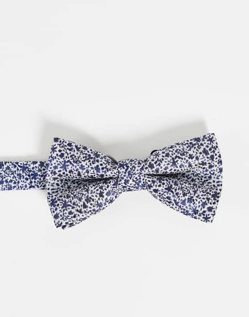 French Connection - Vlinderdas met fijne bloemenprint
