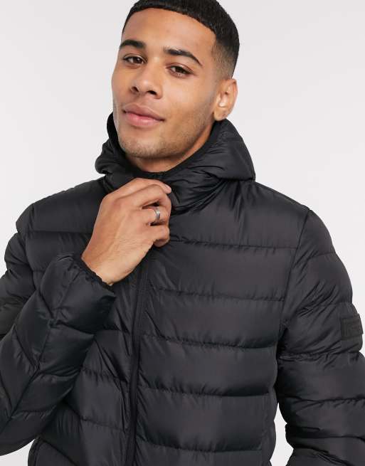 French Connection – Wattierte Kapuzenjacke in Schwarz