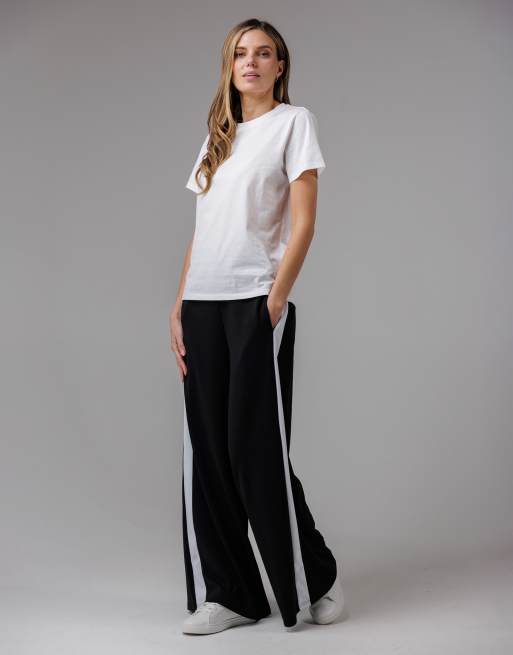 French Connection Wide leg crepe trousers with leg stripe in black, 3 of 4