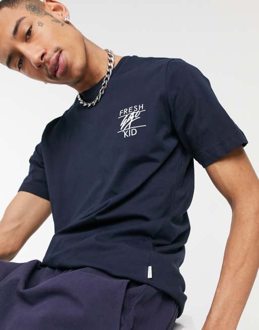 Fresh Ego Kid – Marinblå t-shirt med liten logga