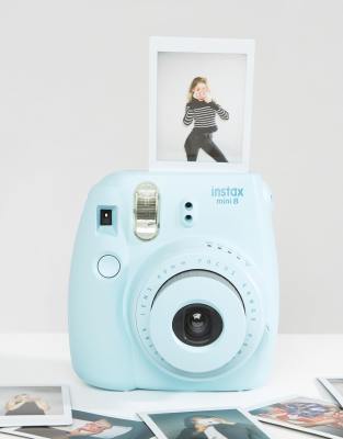 Сколько проявляется фото instax