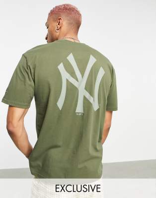 фото Футболка цвета хаки с принтом "mlb new york yankees" на спине new era – эксклюзивно для asos-зеленый цвет