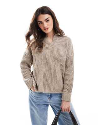 heavyweight knit v neck sweater in beige-Neutral