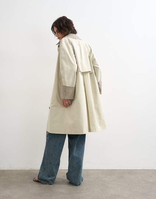 Gabardina beis lisa con cuello a cuadros en contraste de Topshop, 3 de 4