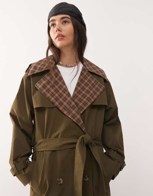 Gabardina caqui con forro a cuadros y cinturón de Reclaimed Vintage, 2 de 4