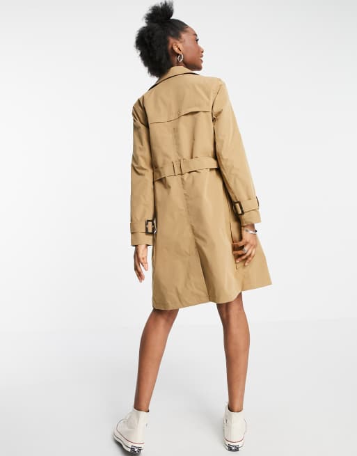 Gabardina color camel clásica de New Look, 2 de 4