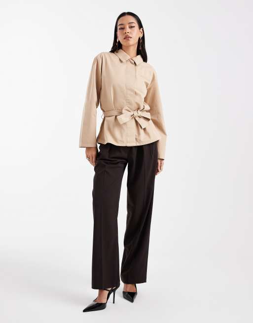 Gabardina color piedra con cintura caída y cuello extragrande de ASOS DESIGN, 2 de 4