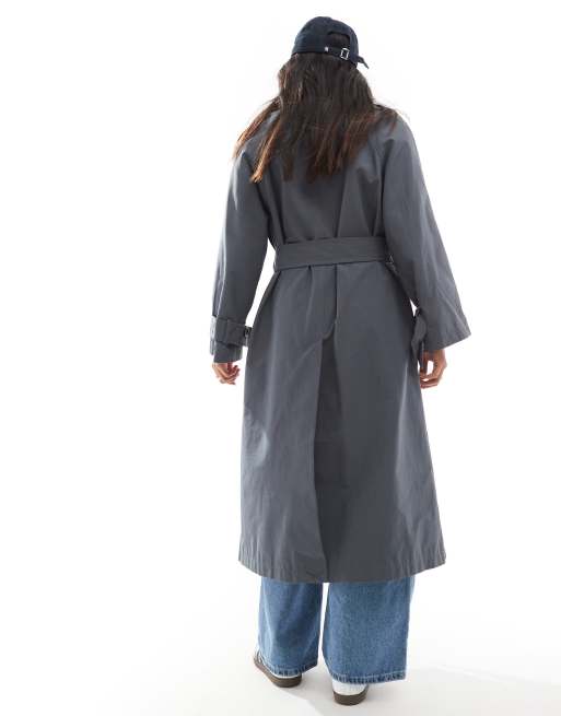 Gabardina larga azul marino extragrande con cuello alzado de ASOS DESIGN Petite, 2 de 4
