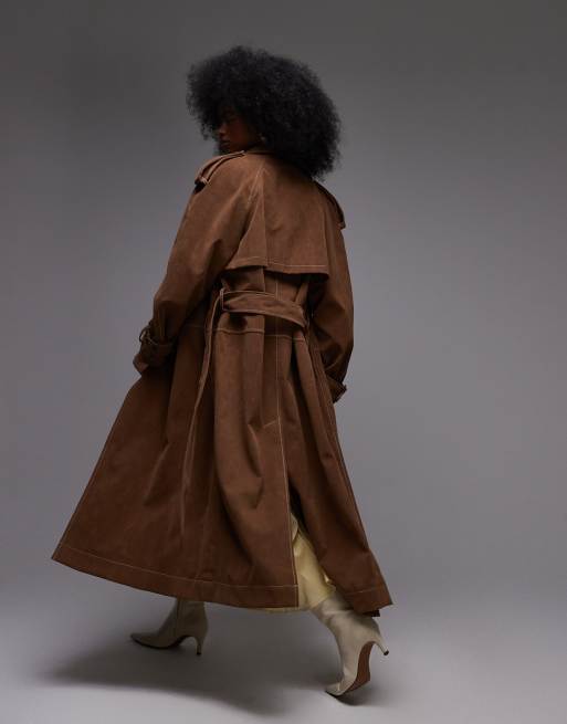 Gabardina larga marrón extragrande con pespuntes en contraste de antelina de Topshop, 4 de 4