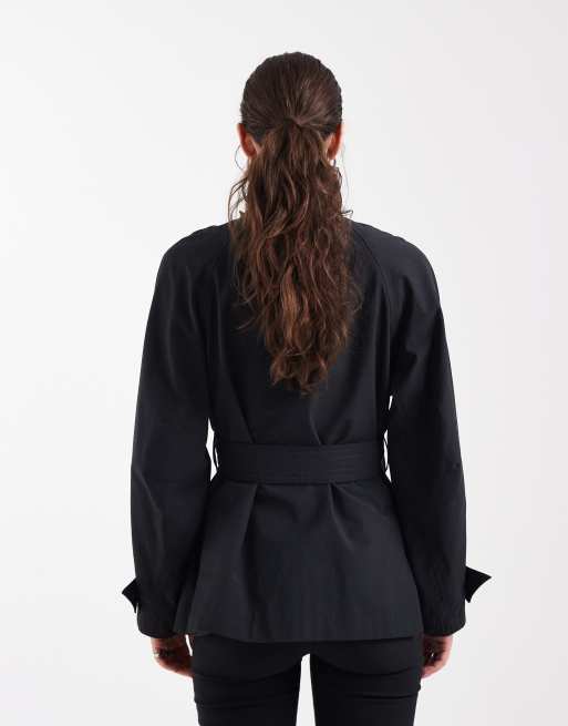 Gabardina negra con cuello alzado y cinturón anudado de ASOS DESIGN, 4 de 4
