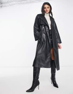Gabardina negra con lazada en la cintura de cuero sintético de Mango