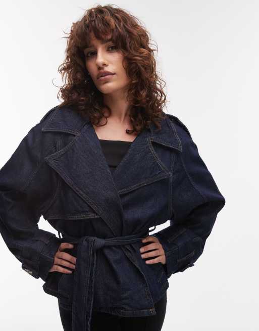 Gabardina vaquera corta azul oscuro de Mango