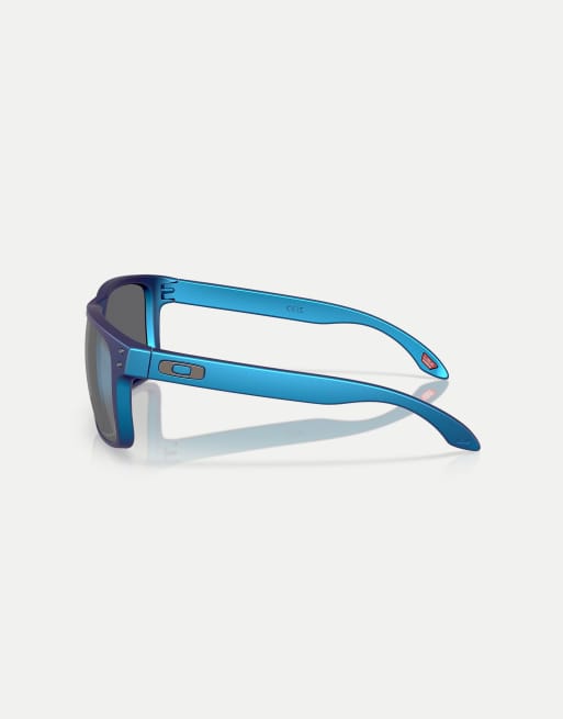 Gafas de sol azul cian mate y azul degradado cuadradas extragrandes con lentes negras efecto espejo polarizadas Holbrook™ de Oakley, 3 de 3