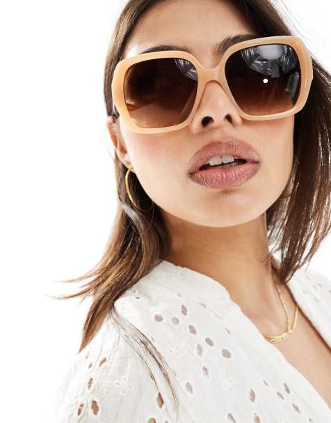 Gafas de sol beis cuadradas con detalle de patillas marrones efecto carey de PIECES - view 1