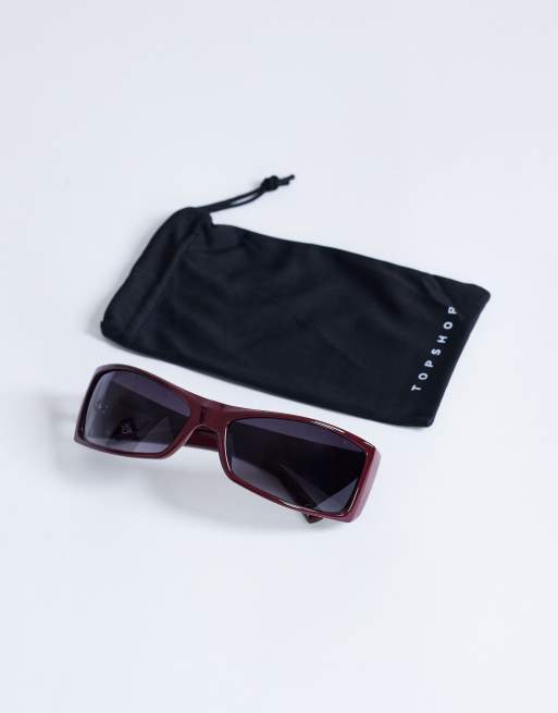 Gafas de sol burdeos rectangulares con diseño envolvente Ibiza de Topshop, 2 de 3