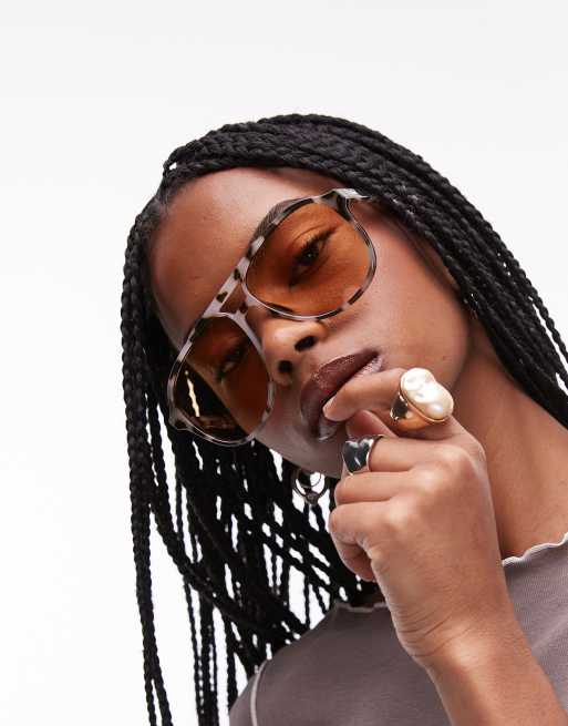Gafas de sol color crema efecto carey de estilo aviador con lentes ámbar Tragic Magic de Le Specs 