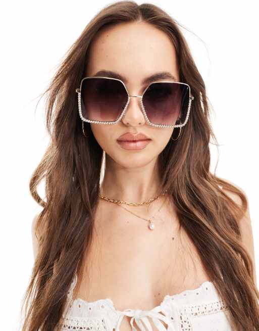 Gafas de sol doradas cuadradas extragrandes con detalles de pedrería para festivales de AJ Morgan