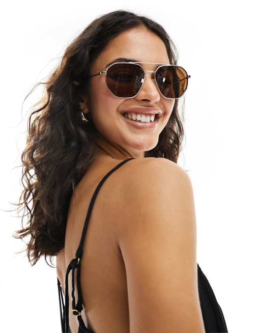 Gafas de sol doradas estilo aviador con montura hexagonal de New Look, 4 de 4