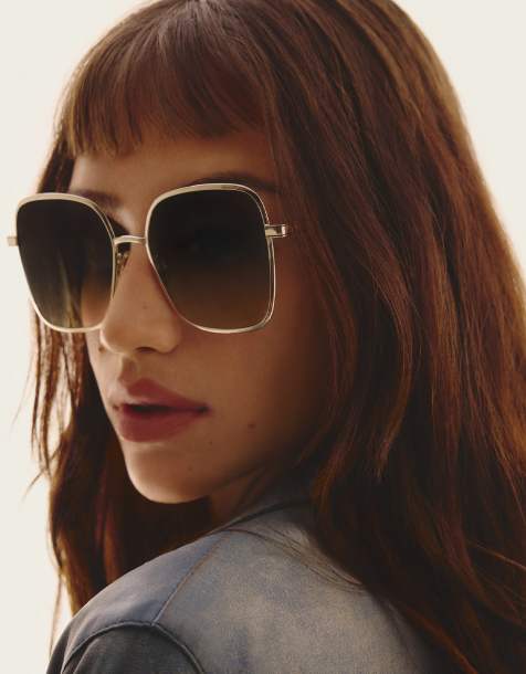 Gafas de sol doradas grandes cuadradas de estilo años 70 de metal con lentes marrones 5th Ave de Quay - view 1